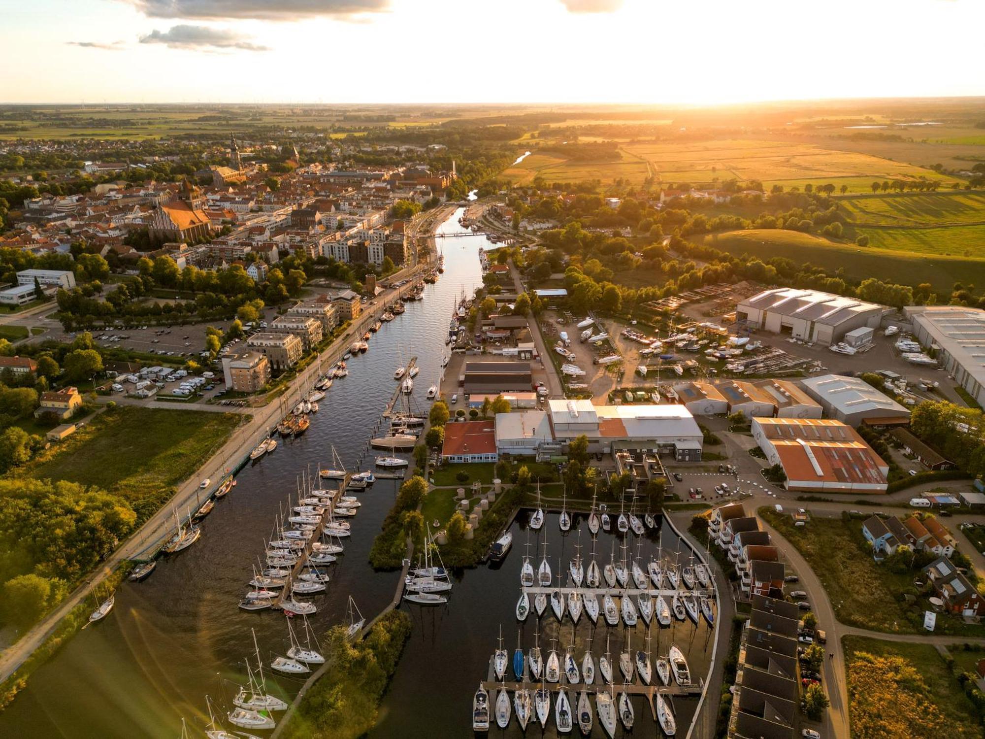 Slube Am Yachthafen Greifswald Exterior foto