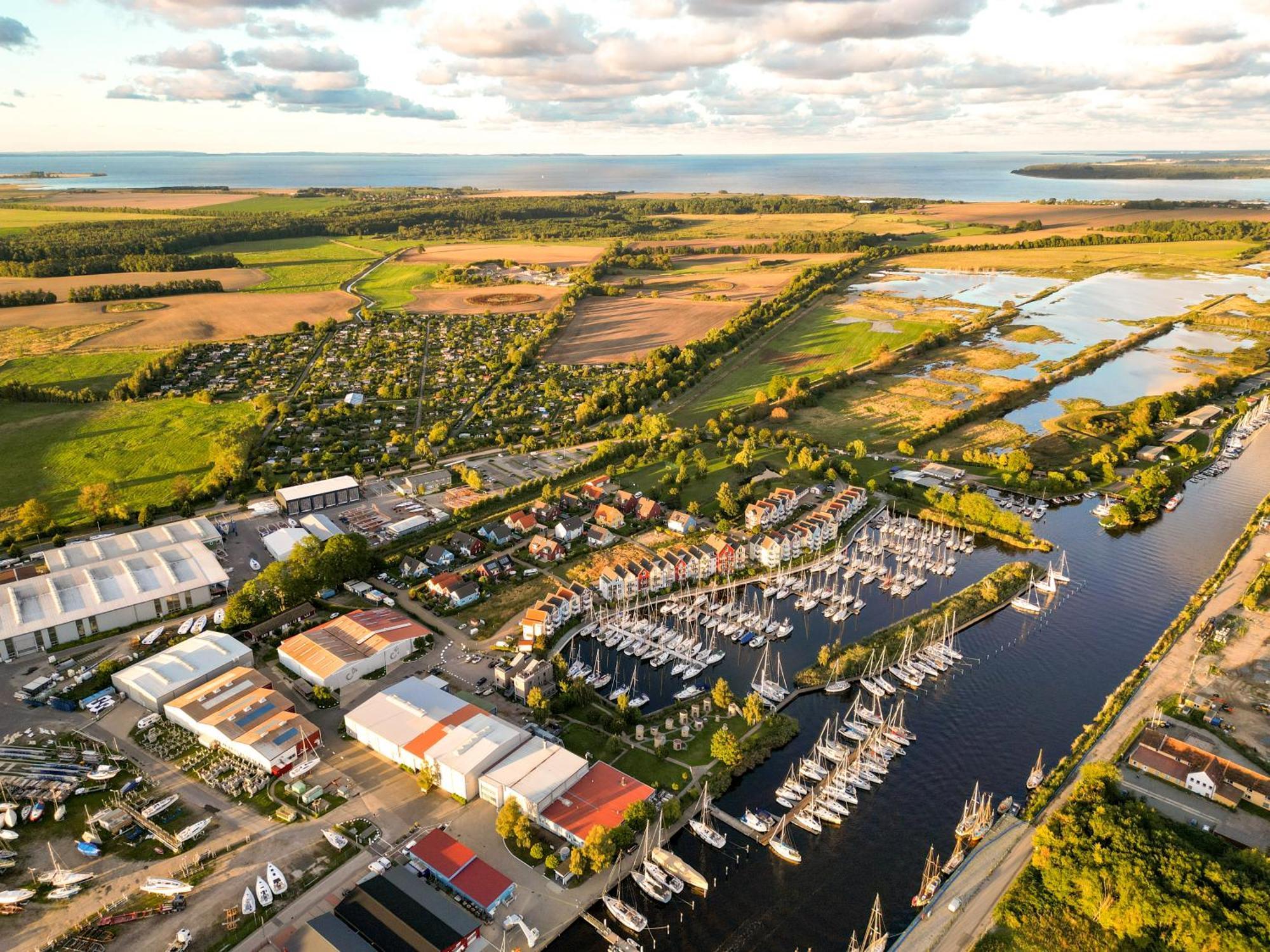 Slube Am Yachthafen Greifswald Exterior foto